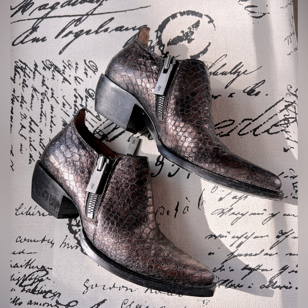 FRYE Sacha Leather Bootie/Shootie